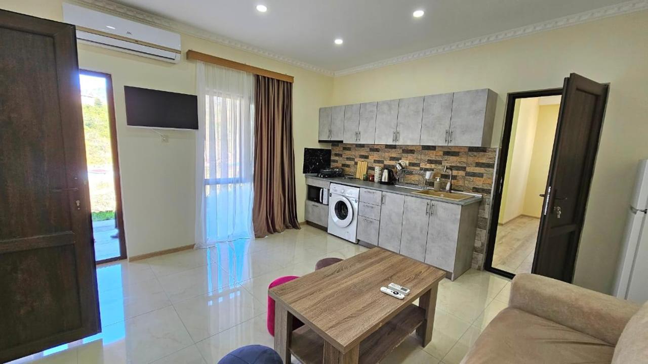Ferienwohnung Guest Hause Giorgi,Kobuleti- Xala Khala Exterior foto